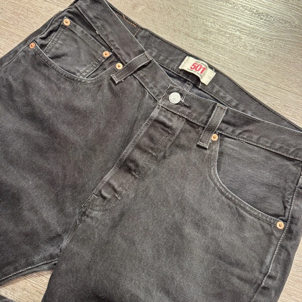 Levis 501 Jeans Mens 34 Black Denim Cotton Straight Leg Button Fly Classic 33x28